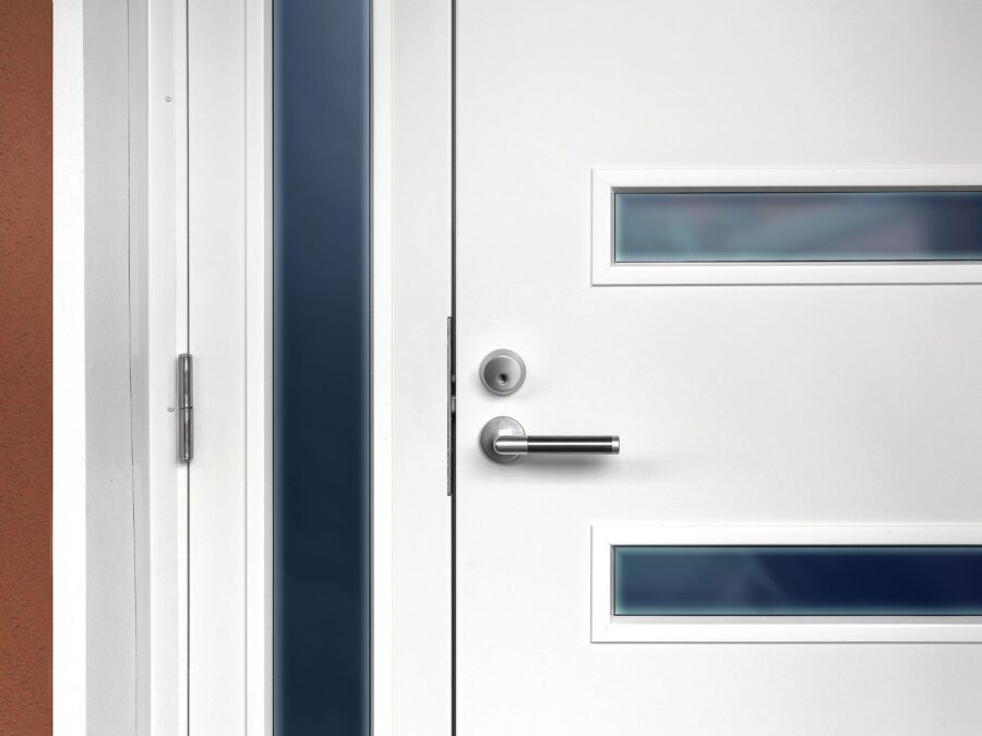 Klamki do białych drzwi – jakie wybrać?