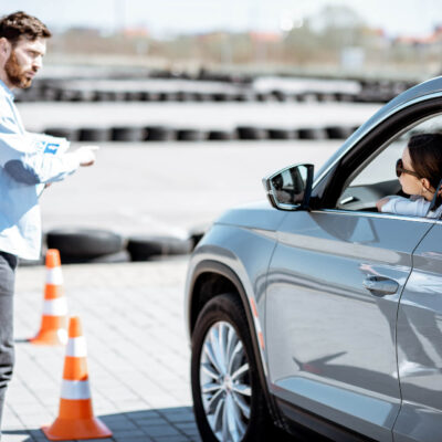 Wczasy z prawem jazdy Łomża – opinie o takiej formie szkolenia